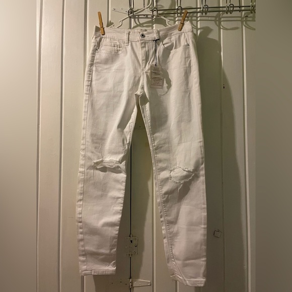 Sneak Peek white distressed jeans size 11 NWT - Picture 1 of 9